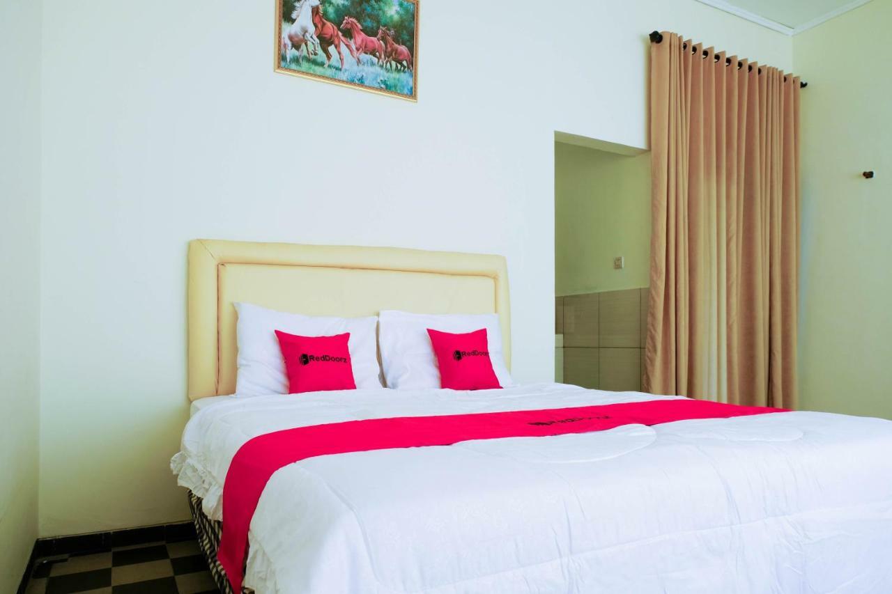 Reddoorz Near Stab Syailendra Kopeng Wisma tamu Salatiga