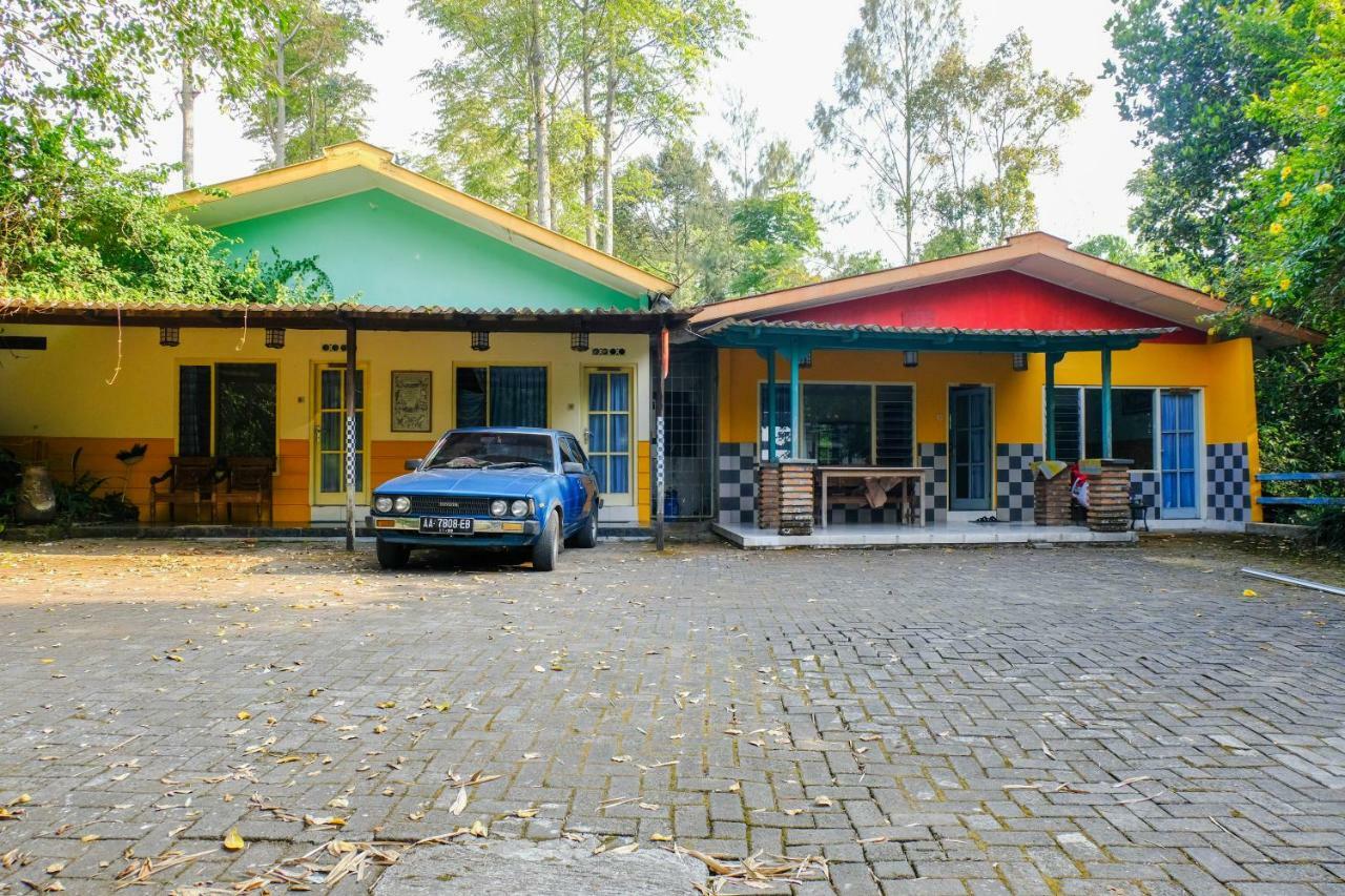 Wisma tamu Reddoorz Near Stab Syailendra Kopeng 2*